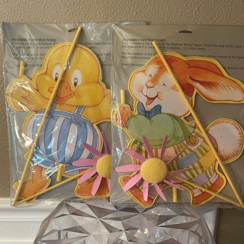 Feathers and Bloomer Bunny Forget Me Not Pinwheel Vintage Easter Yard Art Set/2!